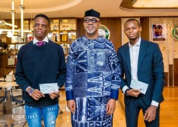 Education: Abiodun Appoints Two Best Unilag Graduates As Education Ambassadors, Gifts Them N20m