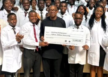 Obi Donates ₦15 Million to UNTH Dentistry Faculty