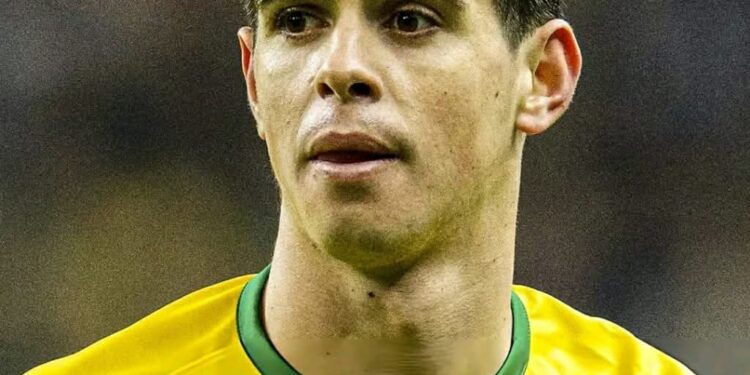 Brazilian Legend Oscar Hospitalized with Heart Issue