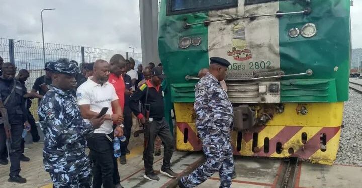 Police Secure Stranded Passengers, No Lives Lost