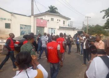 Former Minister’s Family Trapped as EFCC Seals Abuja Residence