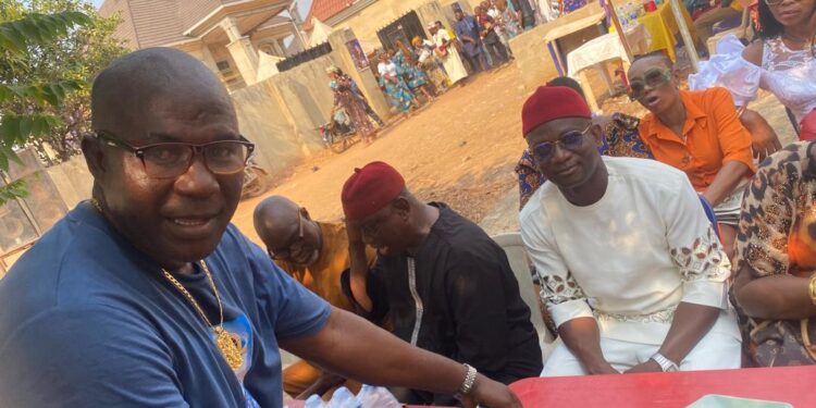 Aniekwe Leads Delegation to Umueri for Ndumanya Family Burial