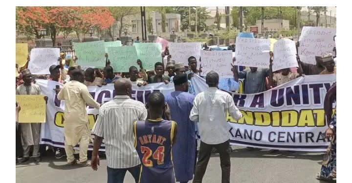 Prötest in Kano as Zaura supporters reject APC Consensus