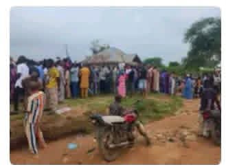 Osun: 2,239 voters wait as only two BVAS machines serve Ikire unit